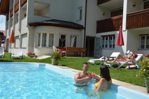 Bazén v ubytování Hotel Tanja-Sonnenhof nebo v jeho okolí