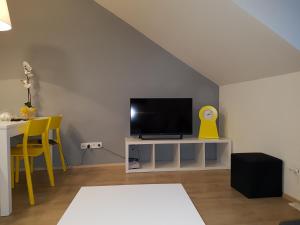 TV a/nebo společenská místnost v ubytování Apartmán NA SVAHU 3+KK, Dolní Morava