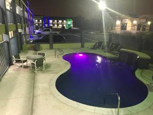 Bazén v ubytování Texas Inn McAllen Airport nebo v jeho okolí
