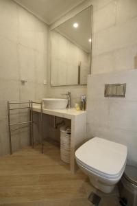 Ένα μπάνιο στο Apartment Angelov +56 φωτογραφίες