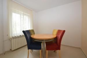 Posedenie v ubytovaní Apartment with garden - Ana 1