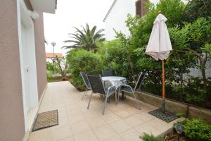 Vonkajšia záhrada v ubytovaní Apartment with garden - Ana 1