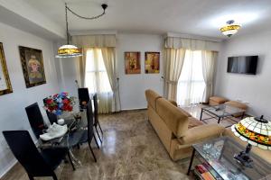 Posezení v ubytování WonderStays Chalet El Naranjo