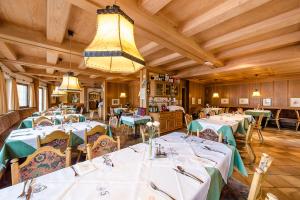 Restaurace v ubytování Gasthof Zur Sonne
