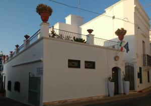 Budova, kde se apartmán nachází + 11 fotografií