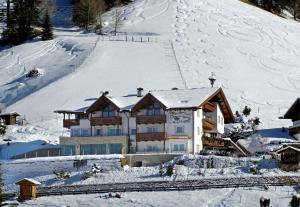 Zdjęcie z galerii obiektu Garni La Tambra w mieście Selva di Val Gardena