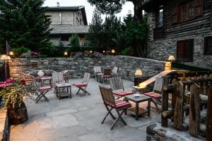 Budova, kde se hotel nachází + 37 fotografií
