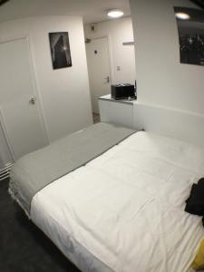 Postel nebo postele na pokoji v ubytování Castle Terrace (B3 R4)