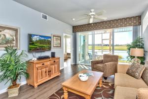 a living room with a couch and a table at Asiago Vacation Rental in Naples