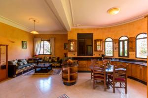 Χώρος καθιστικού στο Villa Zahra Palmeraie