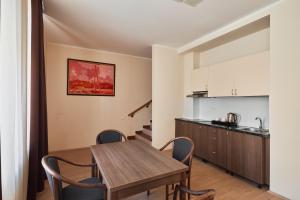 Köök või kööginurk majutusasutuses Hotel Gino Wellness Rabath