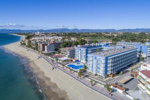 an aerial view of a resort on the beach at Augustus in Cambrils