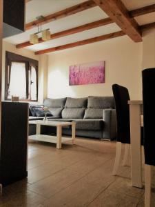 A seating area at Apartamentos Rurales Flor De Lavanda