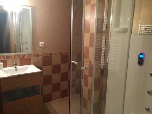 A bathroom at Apartamentos Rurales Flor De Lavanda