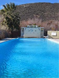 The swimming pool at or close to Shoshone RV Park
