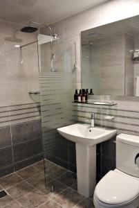 Koupelna v ubytování Jeju Noblesse Hotel + 37 fotografií