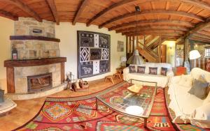 A seating area at Cabañas con Encanto