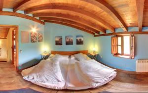 A bed or beds in a room at Cabañas con Encanto