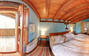 A bed or beds in a room at Cabañas con Encanto