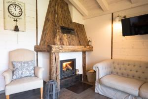 A seating area at Ledro Mountain Chalet