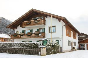 Kış mevsiminde Apartments- und Ferienhaus Anton