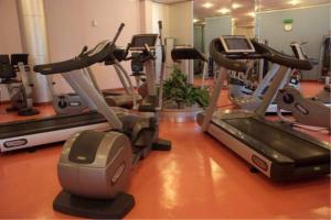 The fitness center and/or fitness facilities at Grand Hotel Europe