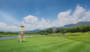 Golf v rezortu nebo okolí