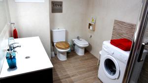 Ένα μπάνιο στο Homely Málaga Soho 520 +30 φωτογραφίες