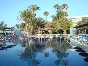 Bazén v ubytování VIK Hotel San Antonio nebo v jeho okolí
