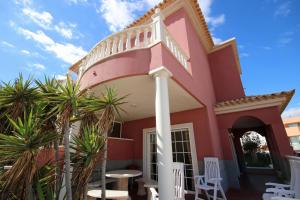 Fotografia z galérie ubytovania LAS DUNAS 2 by RENTMEDANO Pretty 2 bedroom villa, ocean views, pool and WiFi v destinácii El Médano