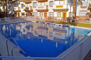 The swimming pool at or close to Casa Isabel