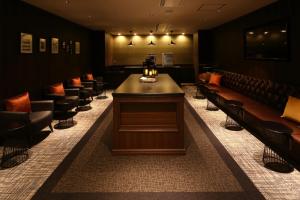 Posezení v ubytování Yokohama Sakuragicho Washington Hotel