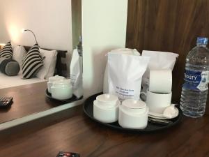 Oprema za pripravo čaja oz. kave v nastanitvi Hotel Heladiv