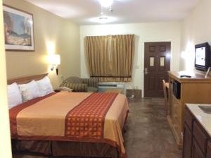 Postel nebo postele na pokoji v ubytování Texas Inn - Welasco/Mercedes
