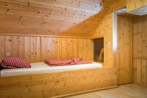Letto o letti in una camera di Hauserhof am Goldberg