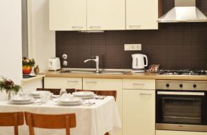 Kuchyň nebo kuchyňský kout v ubytování Zagreb Centre Apartments