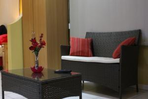 Richards Travel Lodge的休息区