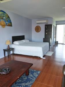 Tempat tidur dalam kamar di Krabilife Resort
