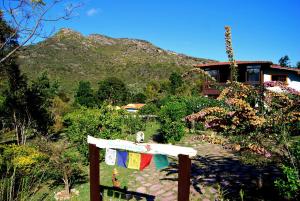 Uma vista da montanha tirada da pousada 