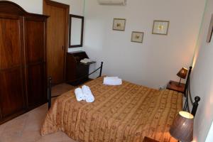 Photo de la galerie de l'établissement Case Vacanze La Cernia Bruna, à Ustica 35 autres photos