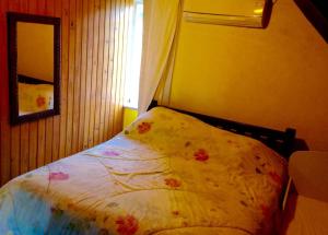 Ένα ή περισσότερα κρεβάτια σε δωμάτιο στο Casa de Campo,Sítio,Vale Europeu-SC