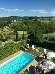 The swimming pool at or close to La Compagnia del Chianti