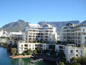 Gallery image of Mountain Marina Luxury Apartments in Cape Town