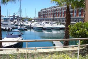 Gallery image of Mountain Marina Luxury Apartments in Cape Town