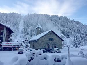 Boutique-Hôtel Chez Jan during the winter