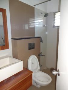 Koupelna v ubytování Convastay Gajel- Near Apollo Greams Road