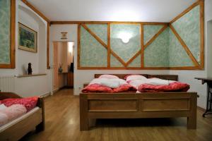 Säng eller sängar i ett rum på Resort Abertham - apartment Vanessa