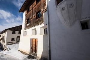 Zgradba, v kateri se nahaja apartma