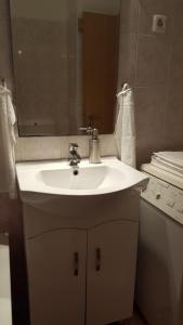 Kúpeľňa v ubytovaní Liget Apartment, Terrace, Free Parking, AC