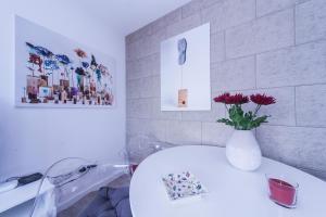 Et badeværelse på Luxury Art Apartment + 27 billeder